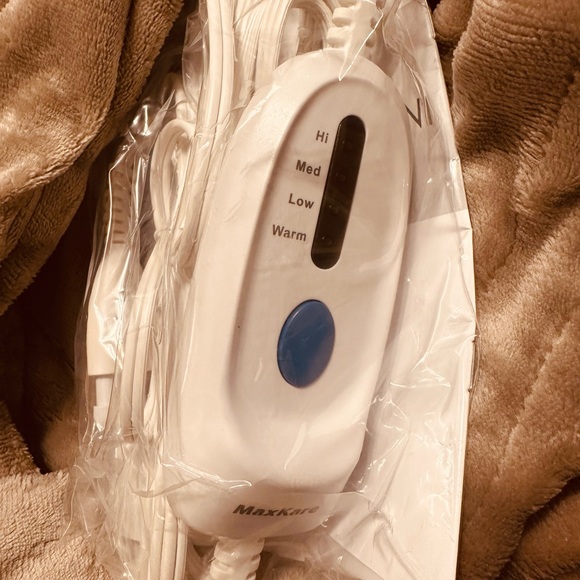 MaxKare Microplush Heated Blanket Full Size New in Package Tan/Brown - Picture 9 of 9